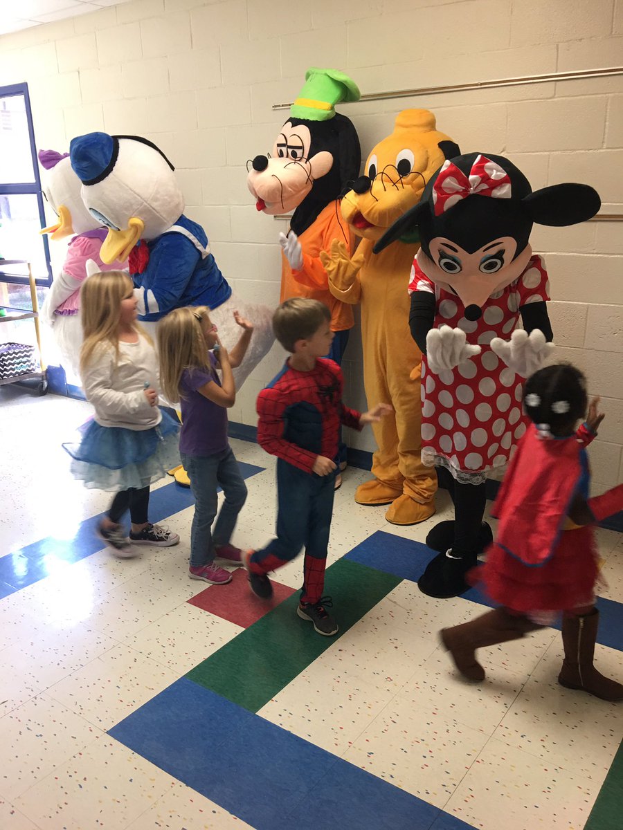 JDCSNews's tweet photo. Mickey and Friends visited #jdcsprimary today! The kids loved it! https://t.co/WiceM66h3i