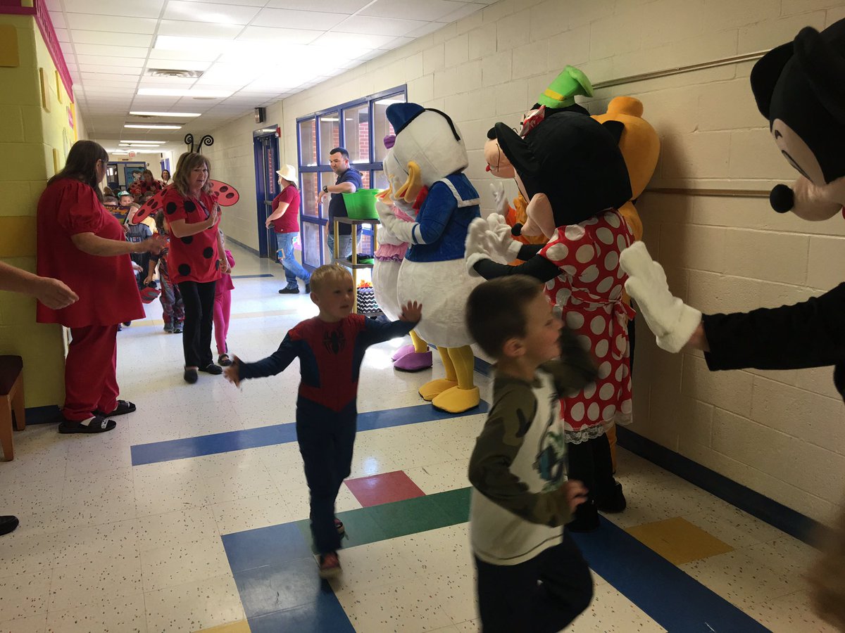 JDCSNews's tweet photo. Mickey and Friends visited #jdcsprimary today! The kids loved it! https://t.co/WiceM66h3i