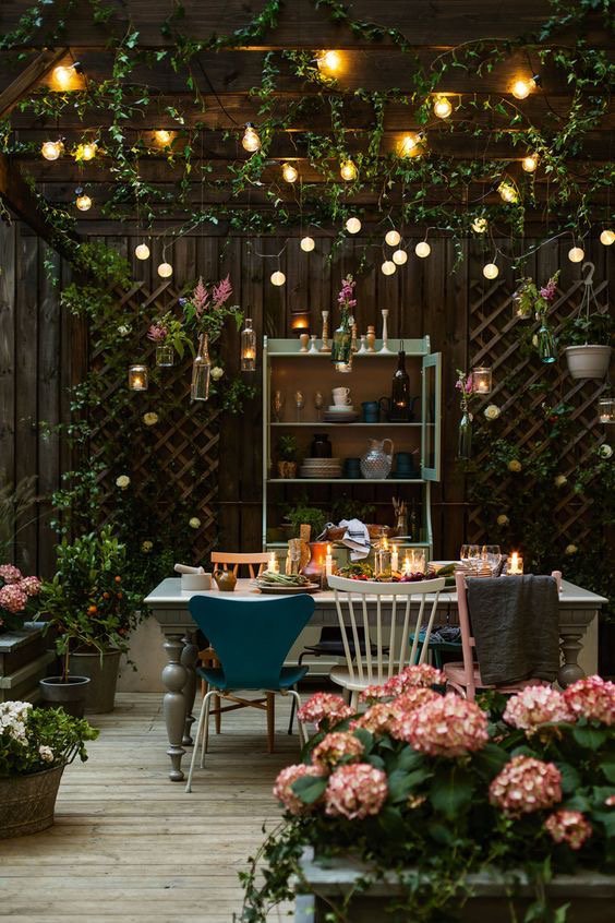 JessicaHughesB's tweet photo. We love this inside outside vibe! ✨🍃🍂 https://t.co/d1rYlRL7G8
