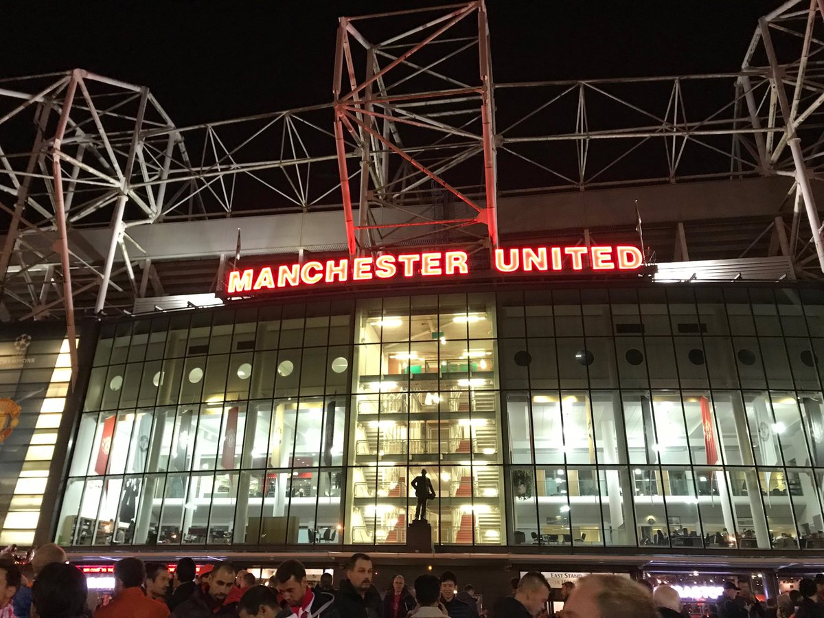 jamesmgore's tweet photo. Come on United !!! #MUFC https://t.co/tGXQQeX1Py