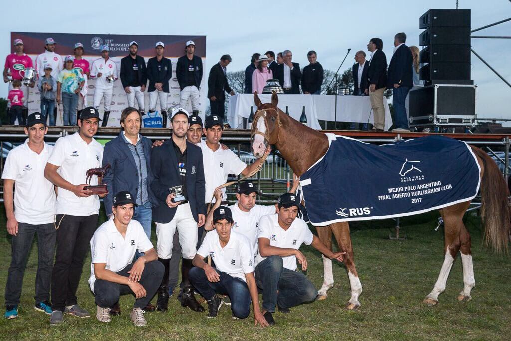 PoloArgentinotw's tweet photo. #HurlinghamOpen #MejorPoloArgentino Open Guillermina por Optimun y Open Geisha Criador y Propietario Ellerstina S.A.
Jugada por Nico Pieres https://t.co/btEqxr9a4t