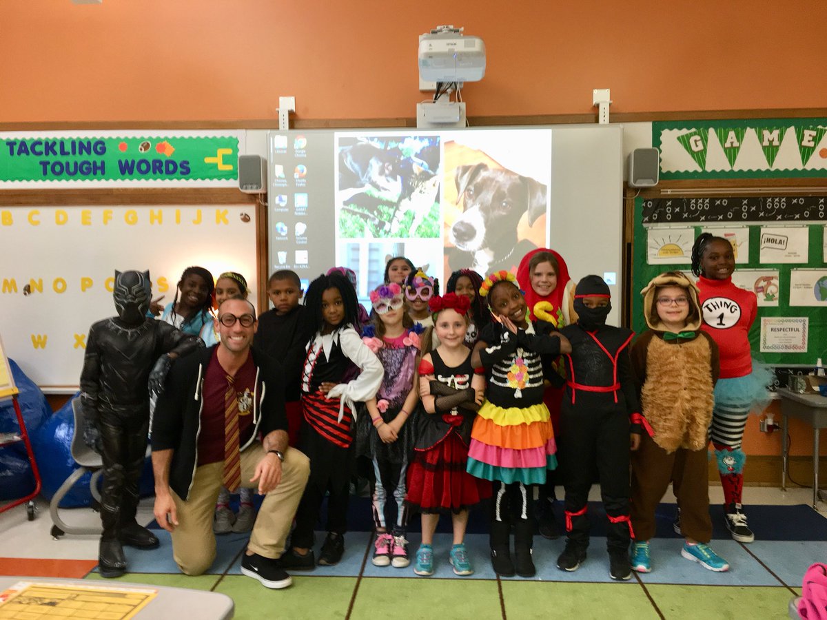 MrChirinosSL's tweet photo. Happy Halloween 🎃👻 https://t.co/lGaTLHRSkG