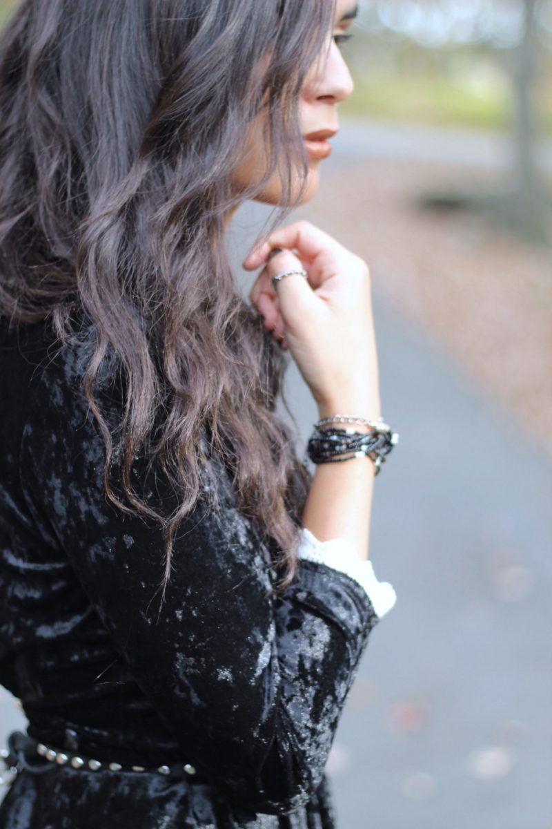 LazyCaturday's tweet photo. Fall days call for velvet.
#fall #velvettrend https://t.co/Q1CrxYNe2p