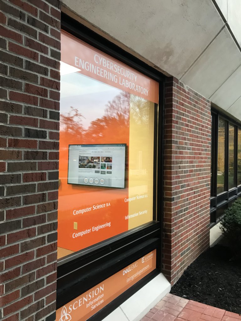 intgrtionprtnrs's tweet photo. Integration Partners along with @ExtremeNetworks  and @Ascensionorg on hand at the ribbon cutting ceremony for @andersonu #cybersecurity lab https://t.co/cSpcRgP7fJ