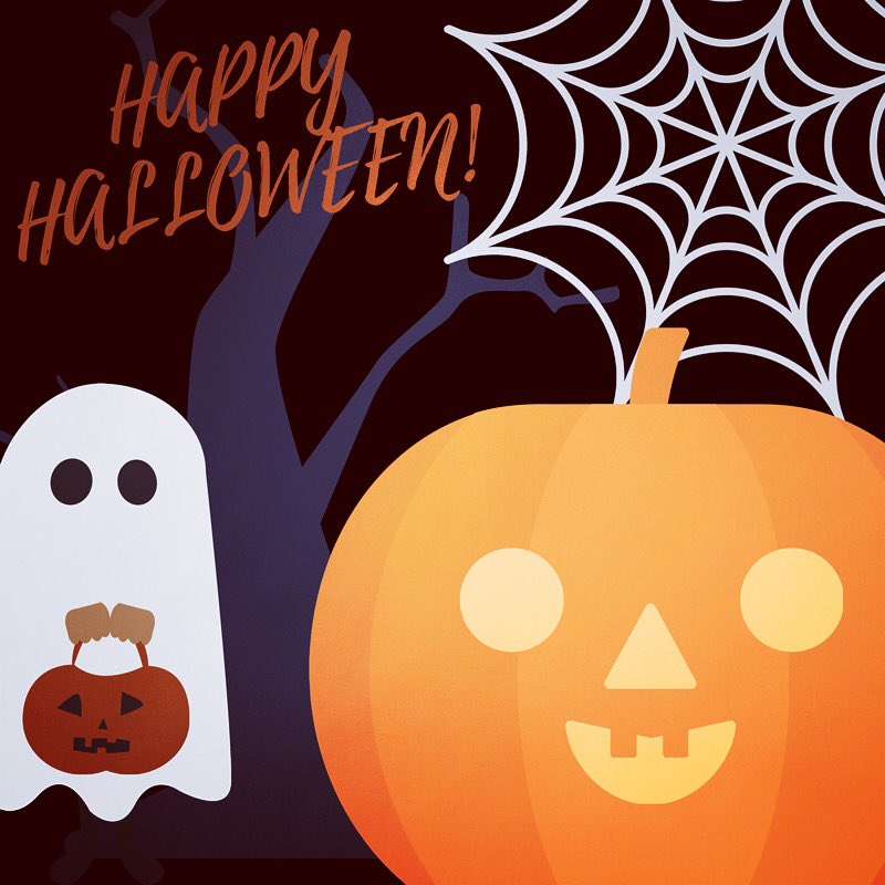 PrecisionLok's tweet photo. What's your favorite Halloween treat? We're torn between KitKat &amp; snickers.. https://t.co/8qqOrd4Zze