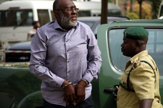 RenewedHopeUK's tweet photo. [NO HONOR AMONG THIEVES] WADATA: House of Thieves!
"Pay me a billion naira for my support in court": COMMANDER-IN-THIEF TELLS MAJOR-IN-THIEF https://t.co/5wzKYroGhA