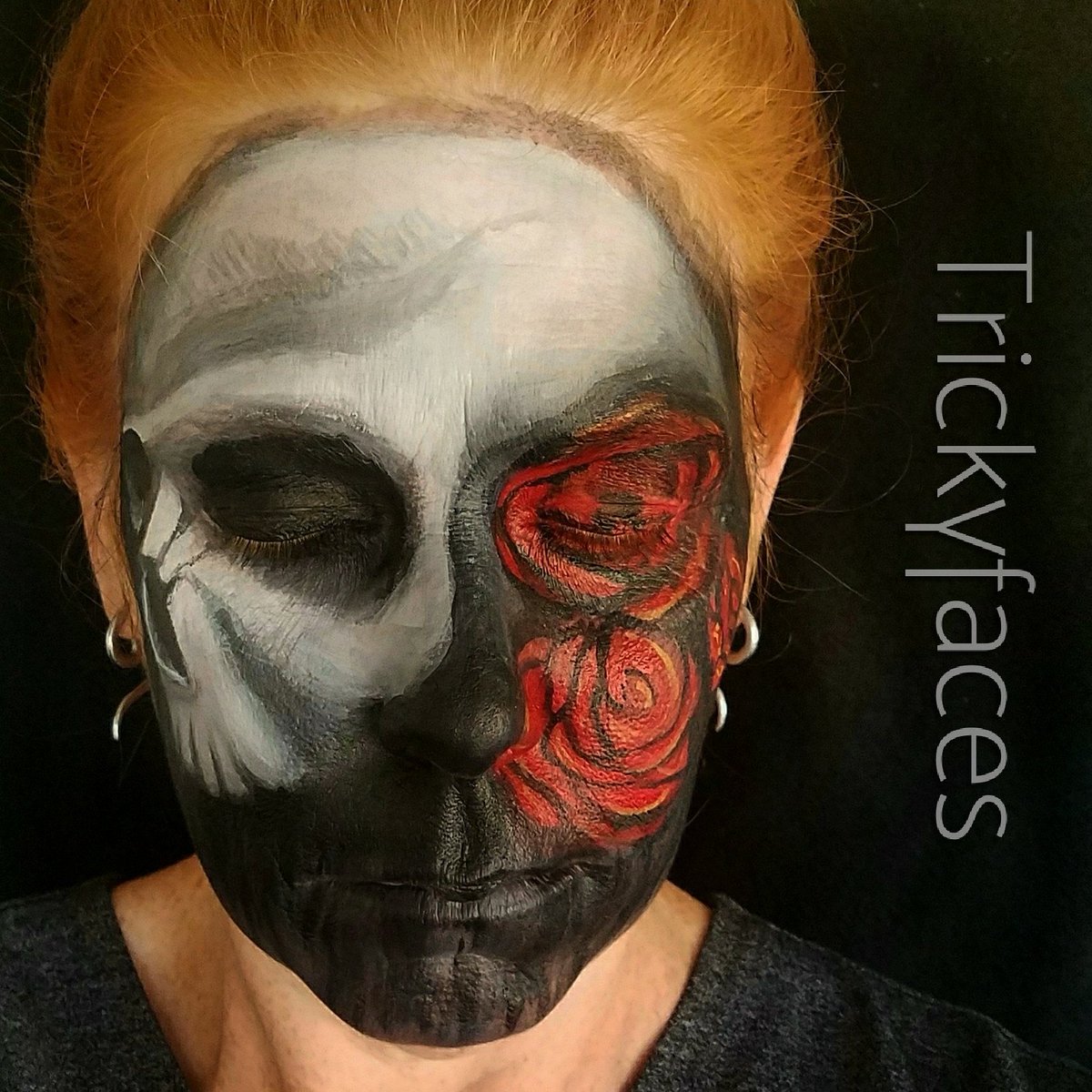 Trickyfaces's tweet image. Skull and Roses. #Trickyfaces #facepaint #inspirationtopaint #skull