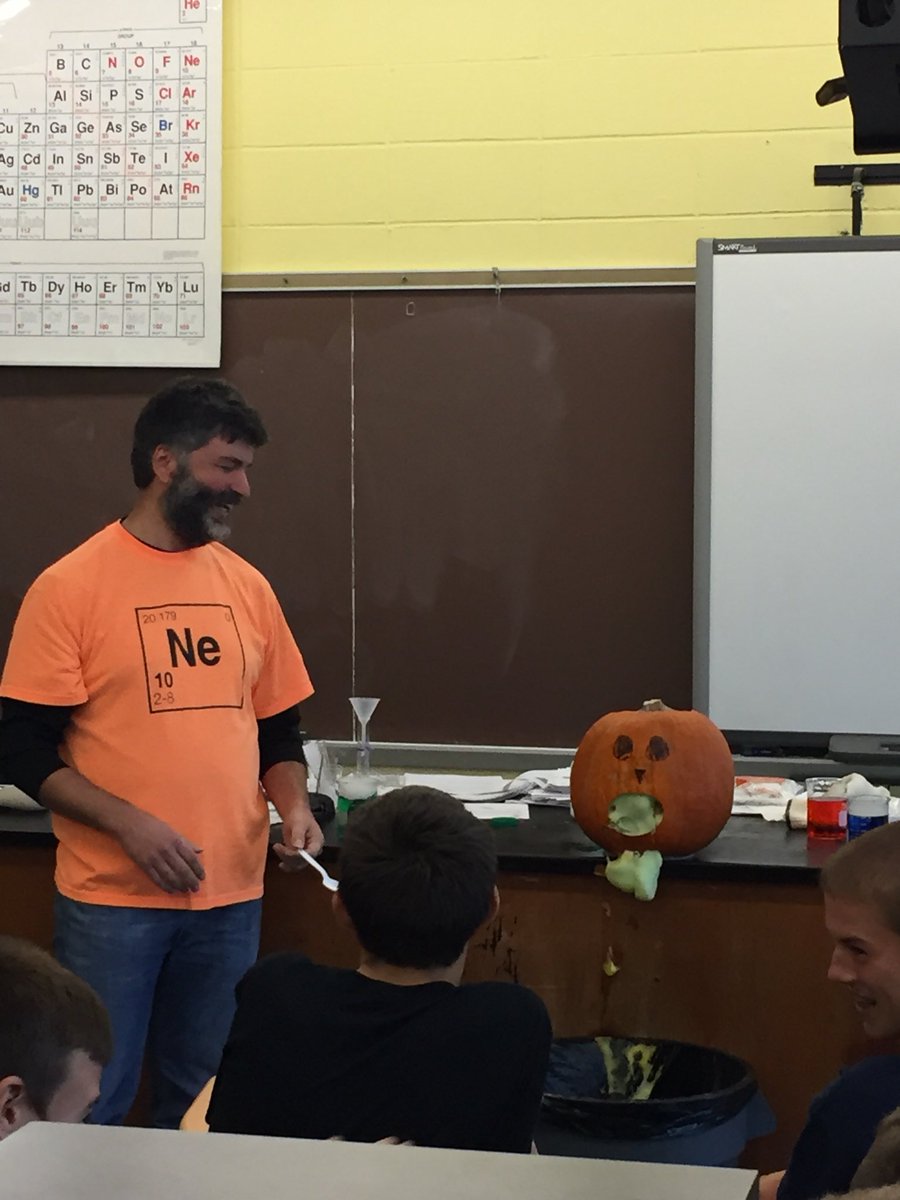ChapmanKchapman's tweet photo. More Halloween magic https://t.co/VfMursthE8