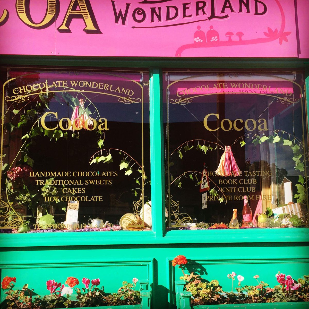 MonkeySpannerUK's tweet photo. We went to Coco Wonderland so much yummyness ☕️🍰 All in all great success! thanks for being in the world of Sheffield Coco we love it! 💋🎉 https://t.co/UFSOgv7SaA