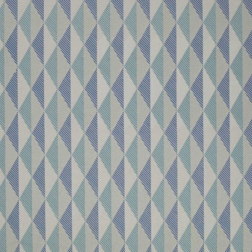 ELLEDecoUK's tweet photo. Let the most calming colour on the spectrum soothe you to sleep. Check out our blue bedroom wish list in #EDNov17 https://t.co/5oQK74nABp