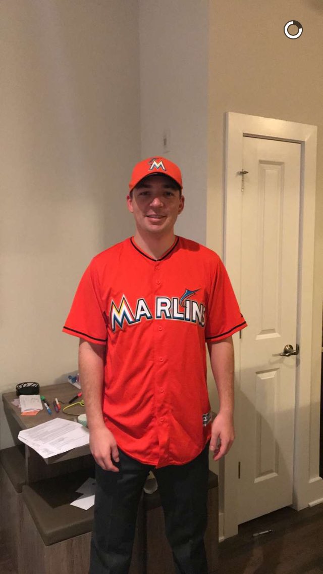 howthemonkee's tweet photo. My man @SCaster6 with the best costume of ‘17 @Marlins_Man https://t.co/KeXI4wXvPA
