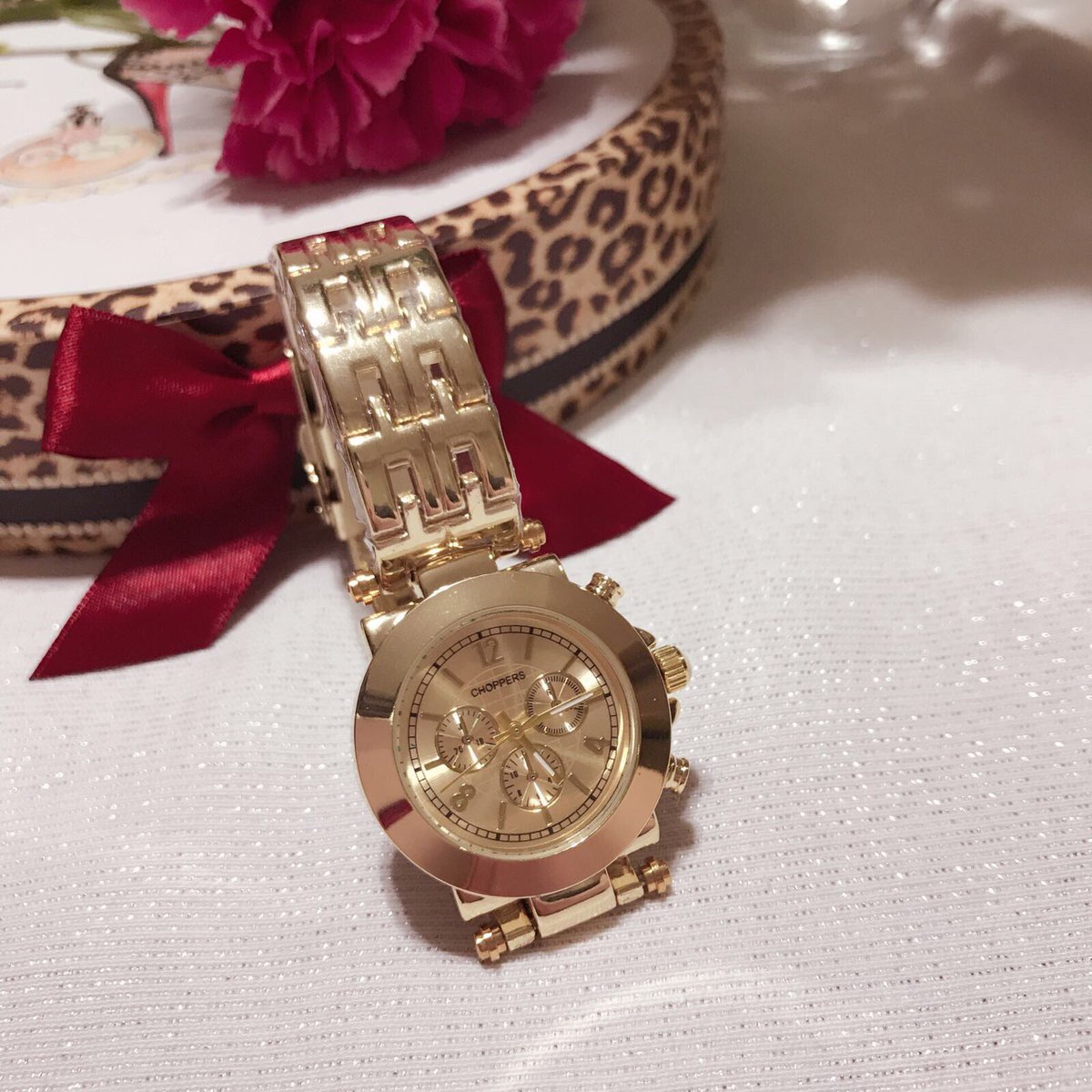 oymsisters's tweet photo. Çok şık bayan kol saati 49,99 TL 
Kargo Dahildir
#saat #bayan #ferruci #tbt #şık #benimobjektifimden #aksesuar #kombin #aksesuarlarim #watch https://t.co/aXahg6zWax