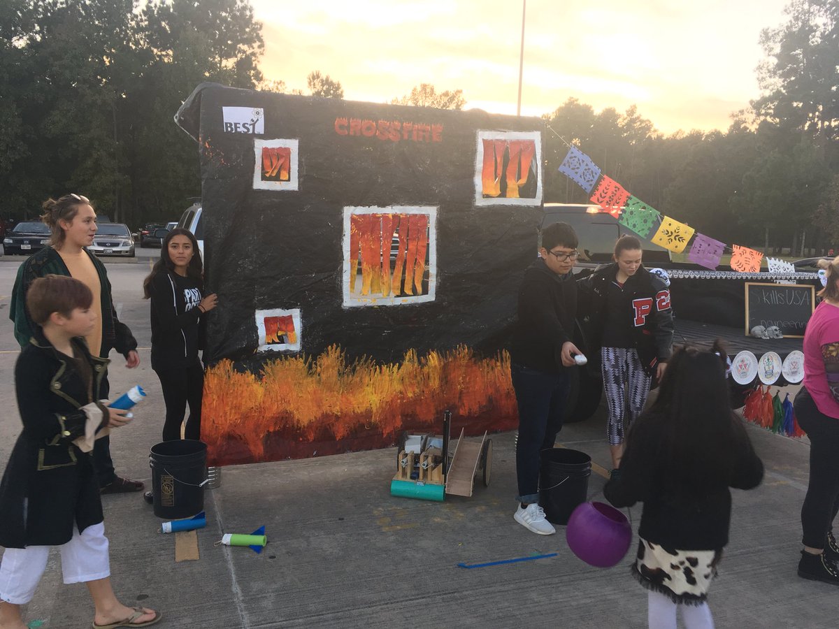 spartanrobotinc's tweet photo. Throwback to Trunk of Treat 👻🎃🔥🤖 #savemanny #crossfire #best #blazeofglory #halloween https://t.co/umF8fAG9XY