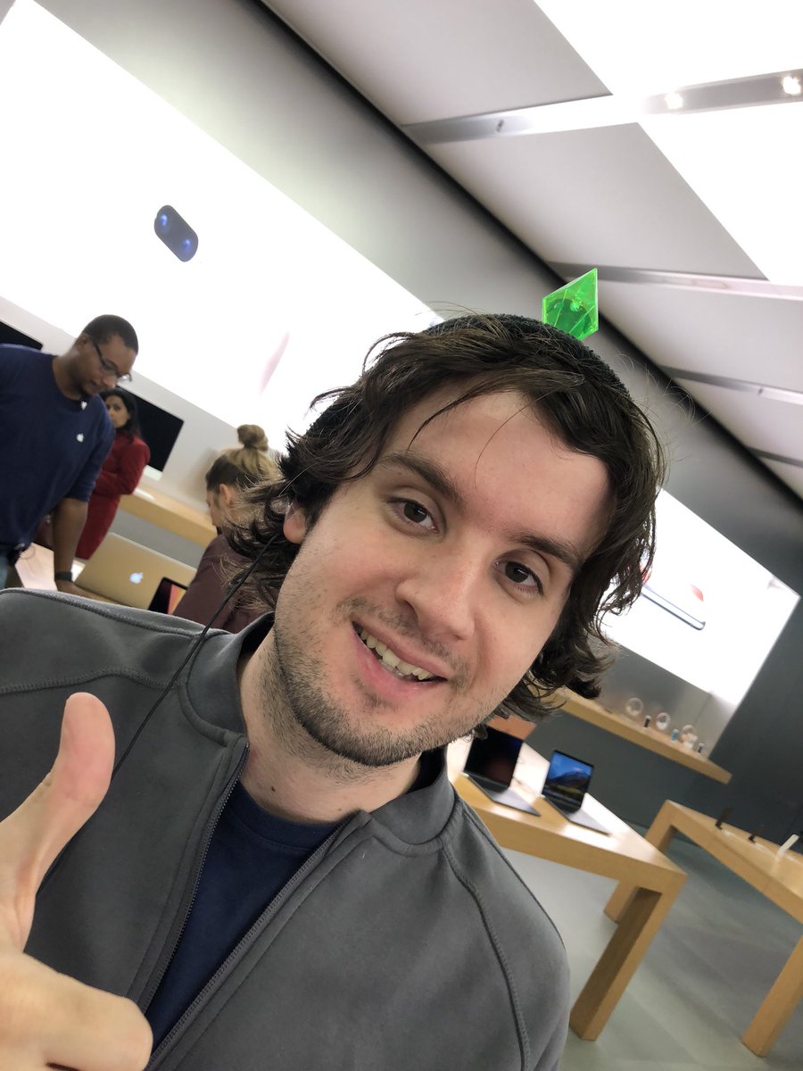 ArsenGirl's tweet photo. Sims are everywhere!! #Halloween2017 #plumbob #simsinreallife #TheSims https://t.co/1kImOZHhzN