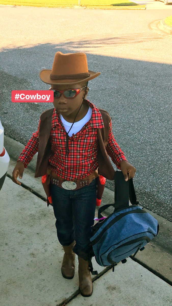fequi90's tweet photo. There's a new sheriff in town🙌🏾 #Halloween2017 #Cowboy #ThatsWhatHeWantedToBe #HesSerious 😂 https://t.co/ojmJlwIwVO