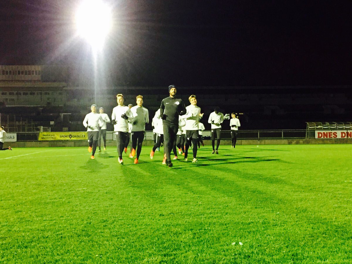 RedBullSalzburg's tweet photo. Unsere Jungbullen haben ihren Spaß beim Abschlusstraining in Prag 💪🏻⚽️ #ASCFCS #UYL https://t.co/LyBiz2pG2Z