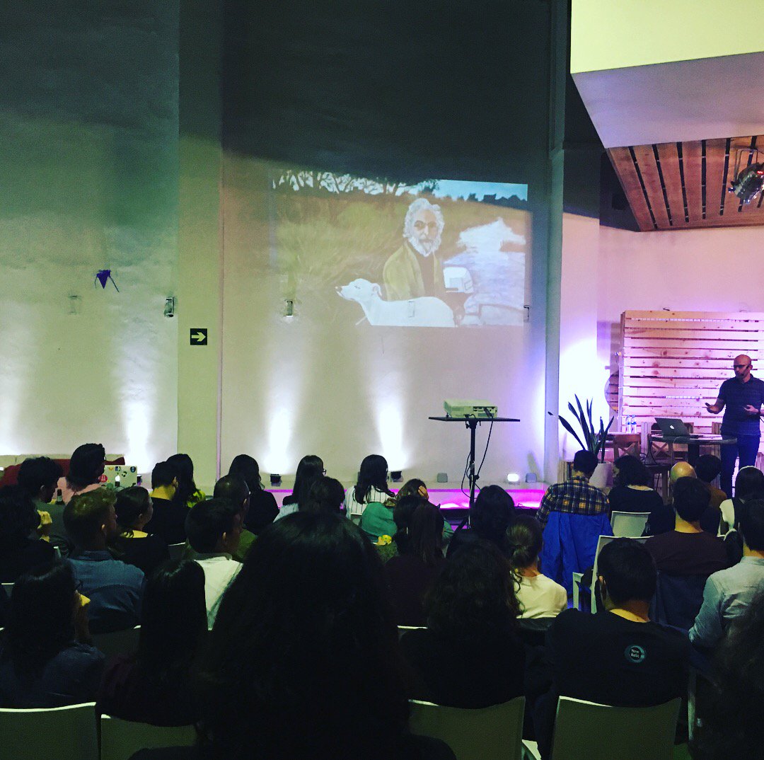 Enjoying a great time at the #UX Meetup in #BCN with <a href="/jboogie/">Jeff Gothelf</a> for @SchibstedSpain! 💫💕 #LeanUX