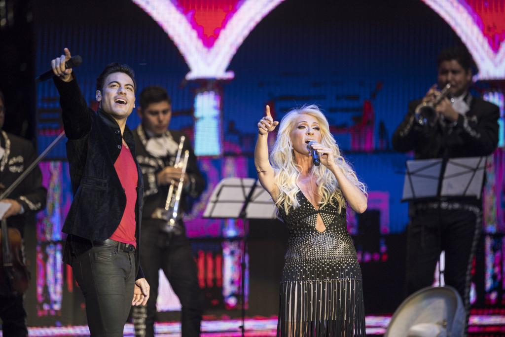 LaVidaDeUnFan's tweet photo. El día de mañana en las Fiestas🎉 de Octubre en GDL:
@_CarlosRivera en el Palenque 24:00hrs 
@OficialYuri en el Foro Principal 20:00hrs. https://t.co/7CwTYpH7Lf