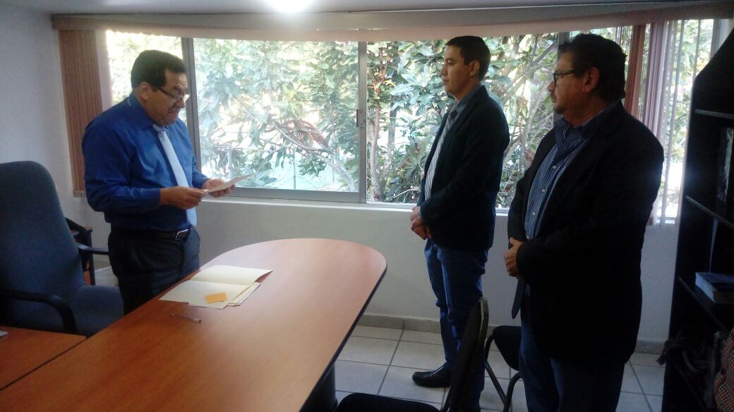 EEO_UV's tweet photo. Se designo como Coordinador del Programa de Posgrado de la Especialización en Estudios de Opinión al Dr. Rubén Flores González @FGoRuben https://t.co/4JvDHVbTSk