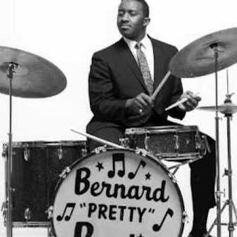 drumcore4's tweet photo. Love #BernardPurdie's 2nd GrooveSet for #DrumCore4, #BPChase - uptempo #funkgrooves #copdrama #carchasescene vibe. https://t.co/rM5lU9jn2l https://t.co/5TvnQWxCg6