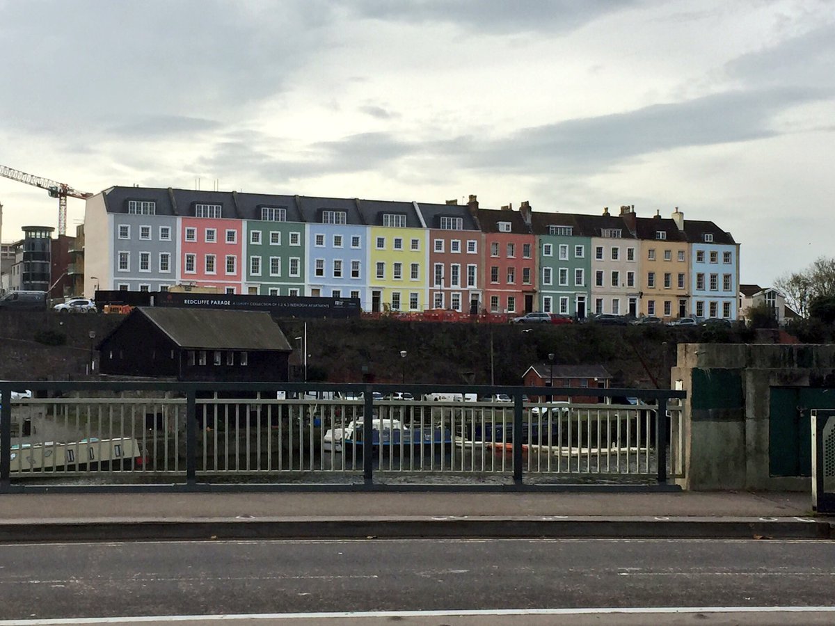 What's the story in Bristolmory? #exeterphotocomp #fieldtriportreat #holidayinnbristol