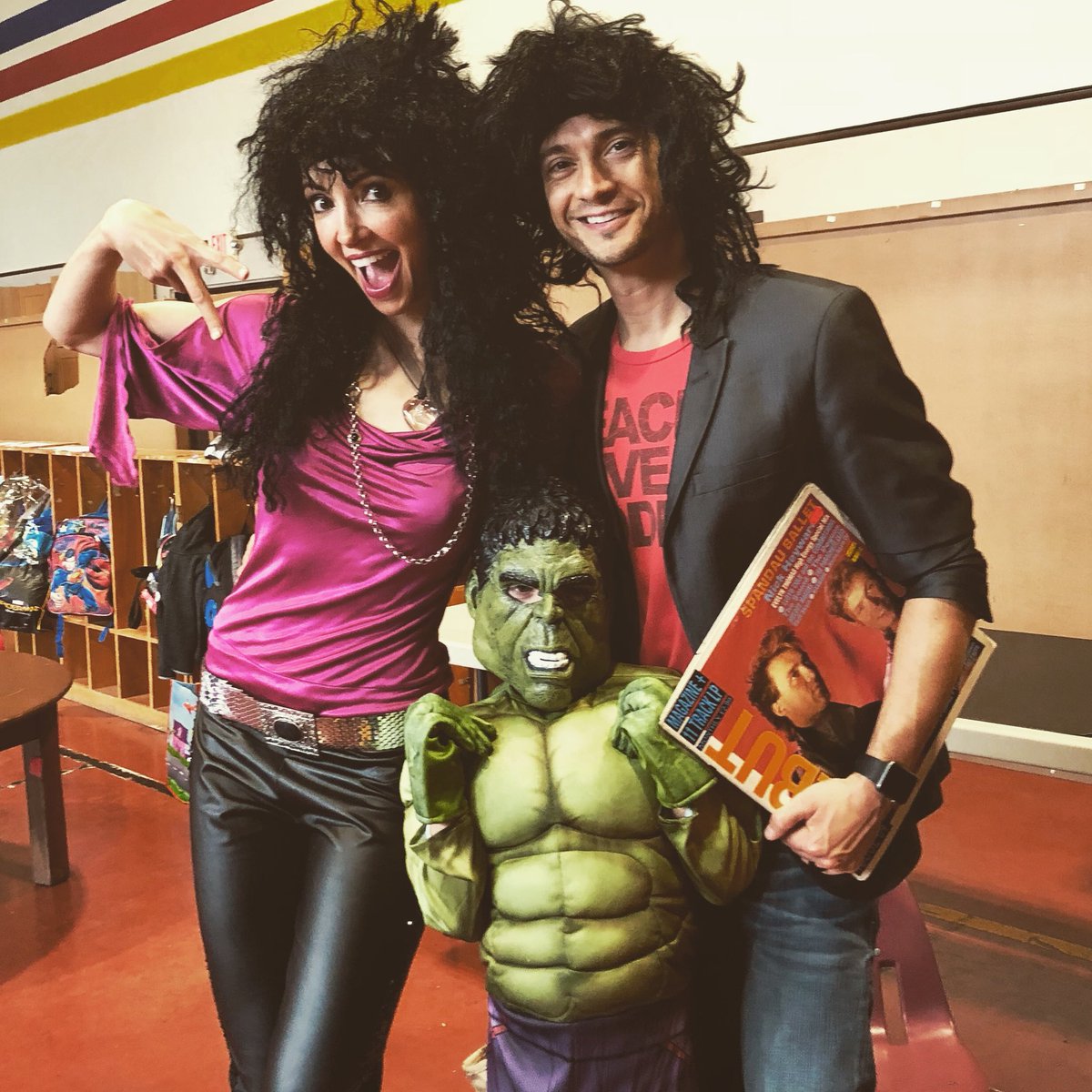 CheriseBangs's tweet photo. #HappyHalloween2017 #Hulk and his  #80s #Rocker #Parents #peace #rockon #dance #sing #family #behappy 🎃💜🎃 https://t.co/ZzvWyLHyWO