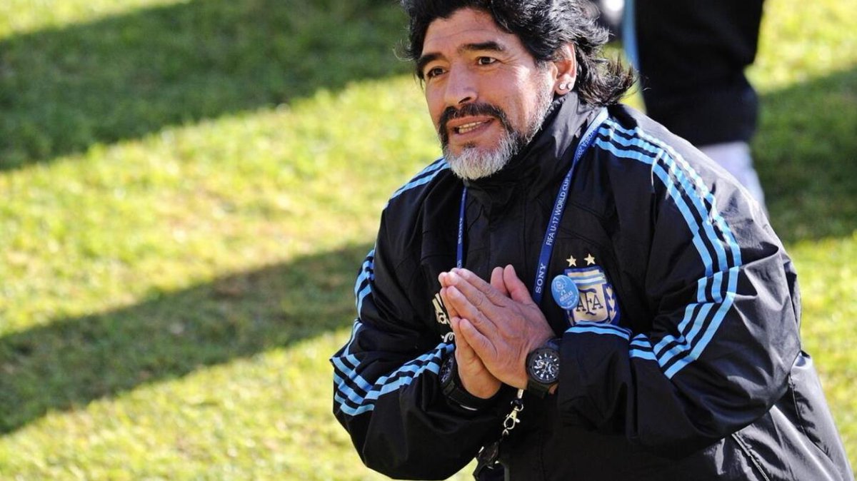 VICESportsLAT's tweet photo. Maradona inmortal: https://t.co/xghAdjK3Vy recordamos las veces que Diego salvó su propia vida https://t.co/WVGoSc3BzM