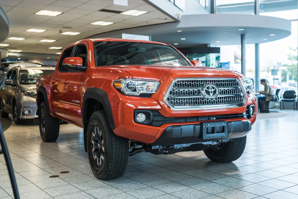 OpenRoadToyota's tweet photo. Instead of a jack-o-lantern, we'll put this 🌮 on our doorstep. Happy Halloween! 🎃 https://t.co/R1sNVefvf7