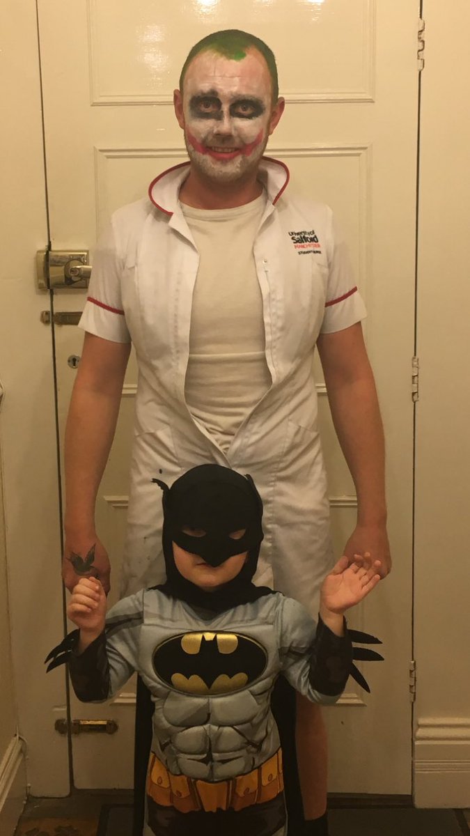 roystengough's tweet photo. Happy Halloween 😂😂 @DCComics @BenAffleck https://t.co/tGVy9av0Da