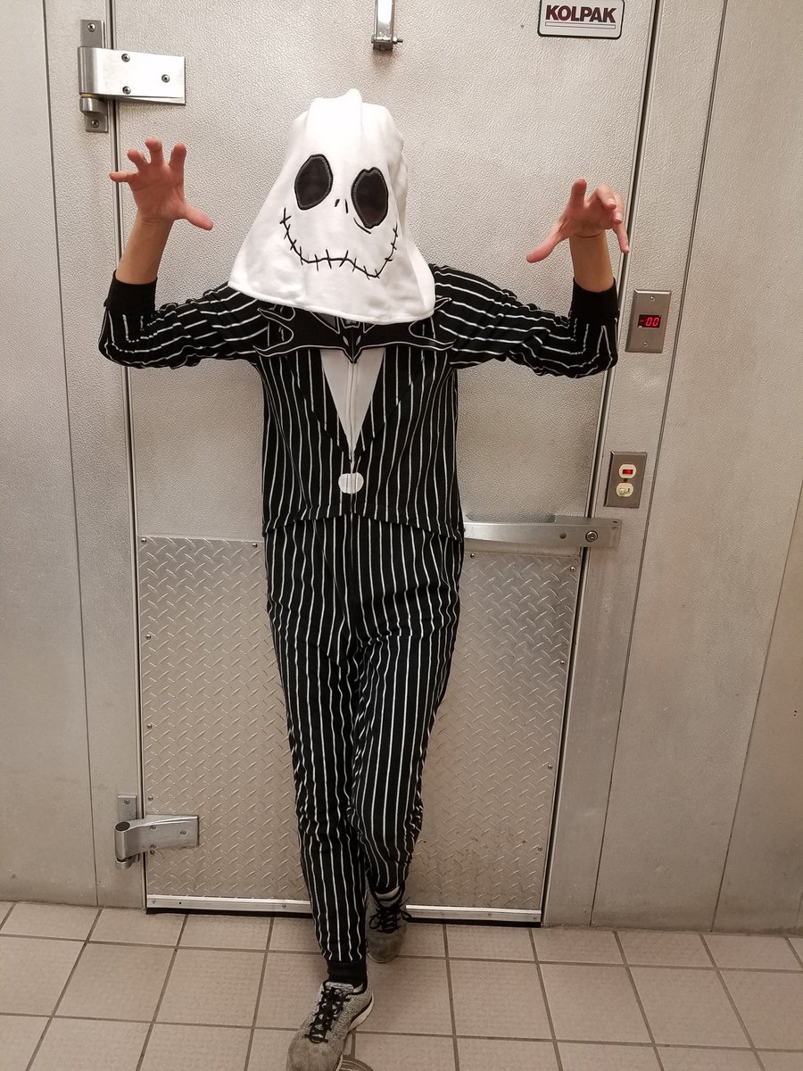 MHSschoollunch's tweet photo. HAPPY HALLOWEEN MCFARLAND @MHSschoollunch https://t.co/CXBIfoSFGm