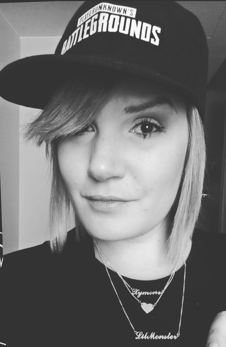 GMaxee's tweet photo. Ready for #PUBG am 12.12.2017 auf #XboxOne #XboxOneS #XboxOneX #ConsoleExclusive #gamepreview #XboxOneXEnhanced https://t.co/gihfM38wZS