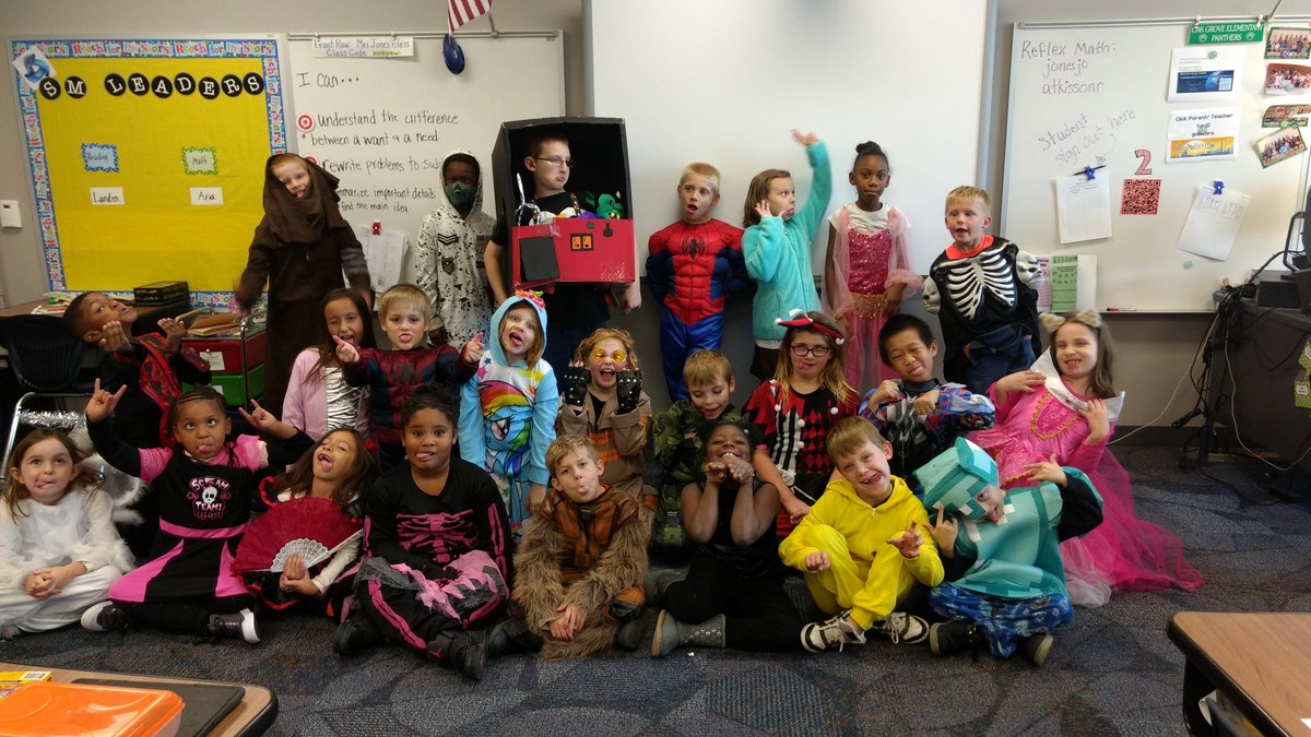 Jones2ndgrade's tweet photo. Parade ready!!! #HappyHalloween #OGPride #costumes https://t.co/MGkP0yFUPr