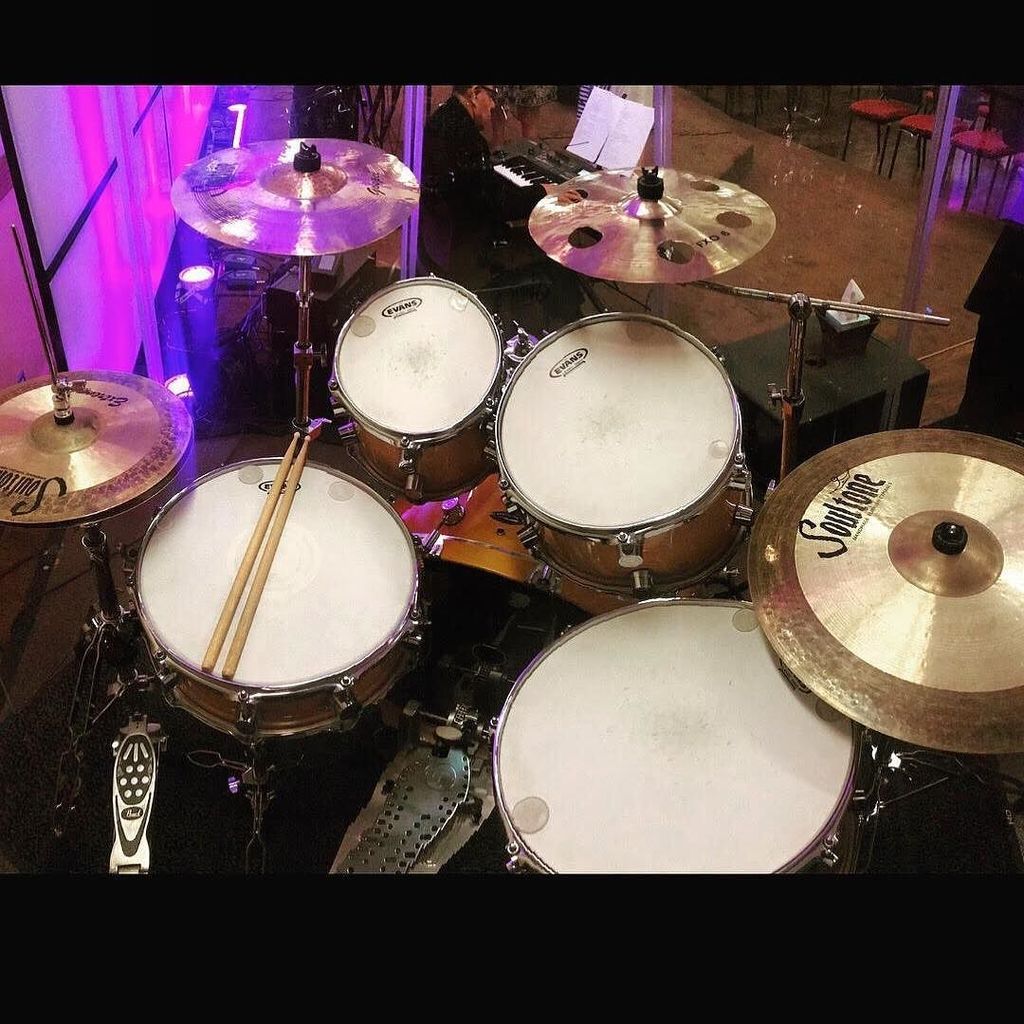 SoultoneCymbals's tweet photo. #setuptuesday
#soultonecymbals artist Mario Salsedo @mariocuh__
#soultone #cymbals #drummerfam #drumlife #drummeโฆ https://t.co/8fxEC8Xn6k https://t.co/0BN1VhtirO