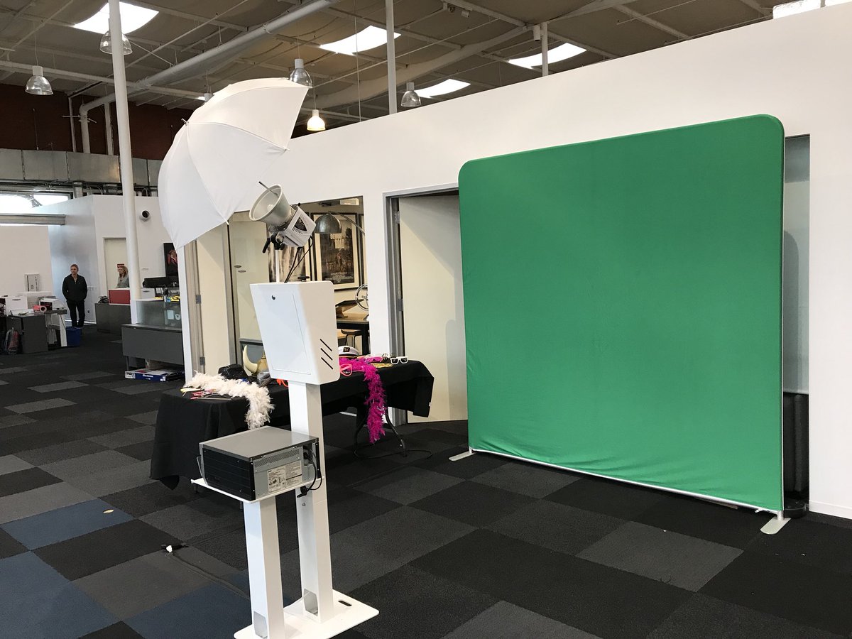 Extreme Green Screen tweet media
