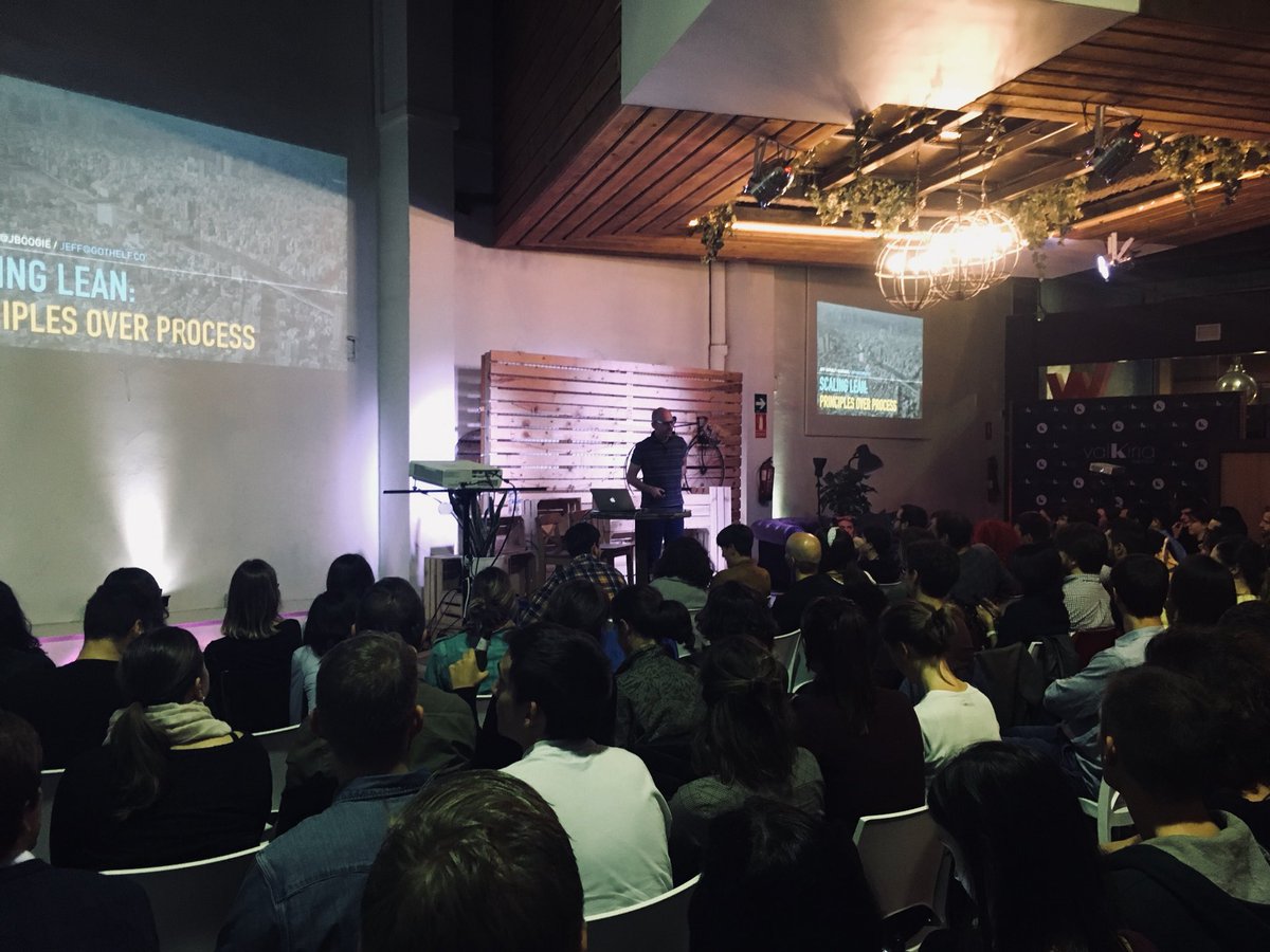 MariaArrilucea's tweet photo. Cómo aplicar #LeanUX en grandes organizaciones? Aportando valor al usuario, priorizando el aprendizaje y fomentando transparencia @jboogie https://t.co/lo4zRUQOxK