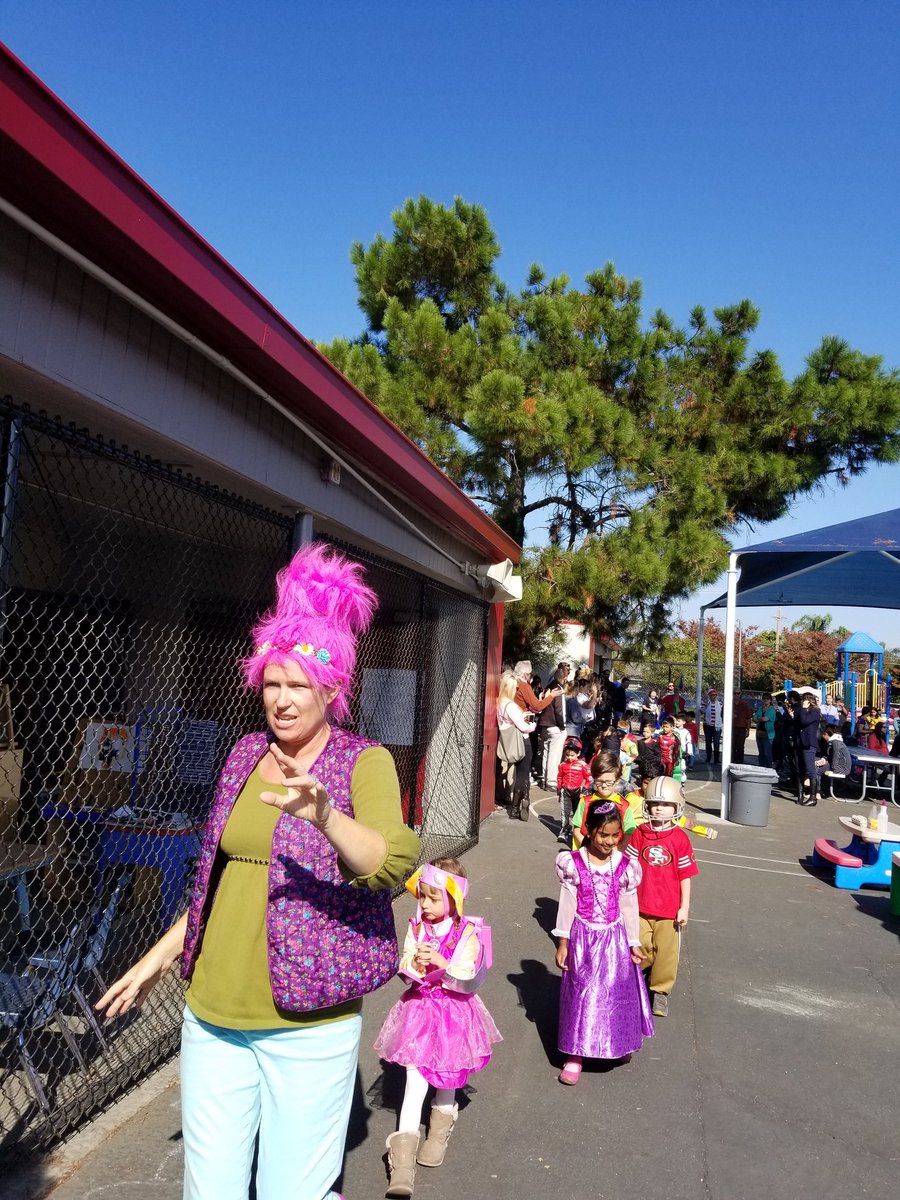 USDDanielle's tweet photo. Halloween fun at Carlton in TK! https://t.co/4TaWvCe8Pq