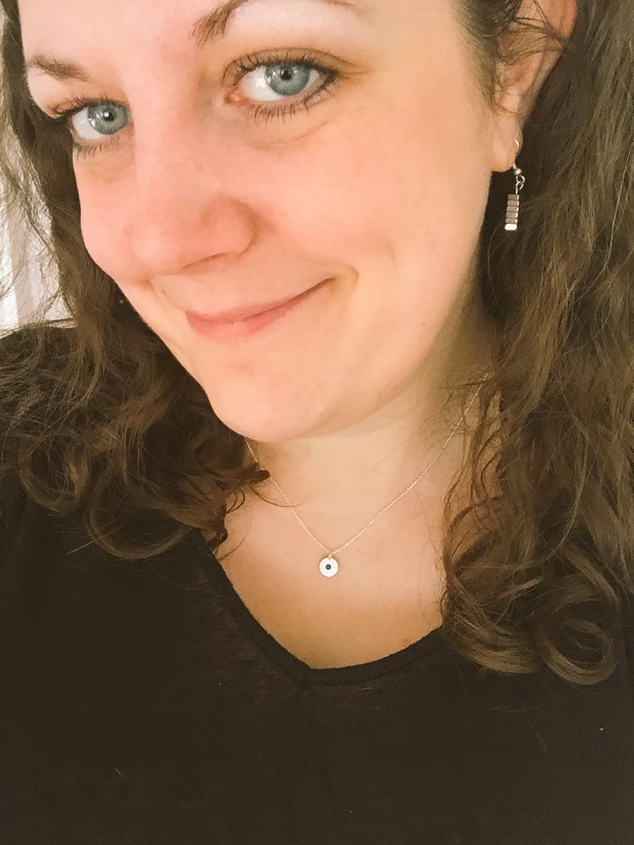 TheBeadedMagpie's tweet photo. Black sparkles for #halloween 🕷🕸
https://t.co/PHTOXn5fdo
#indiebizhour #craftbuzz #atsopro #epiconetsy #queenof #gothfest17 https://t.co/Zk1JnE1gFM