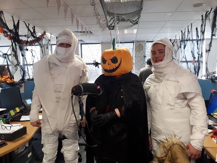 mandybart67's tweet photo. #TSB Sheldon Halloween event for #localcharites#TSB News https://t.co/ZshH8cZjxW