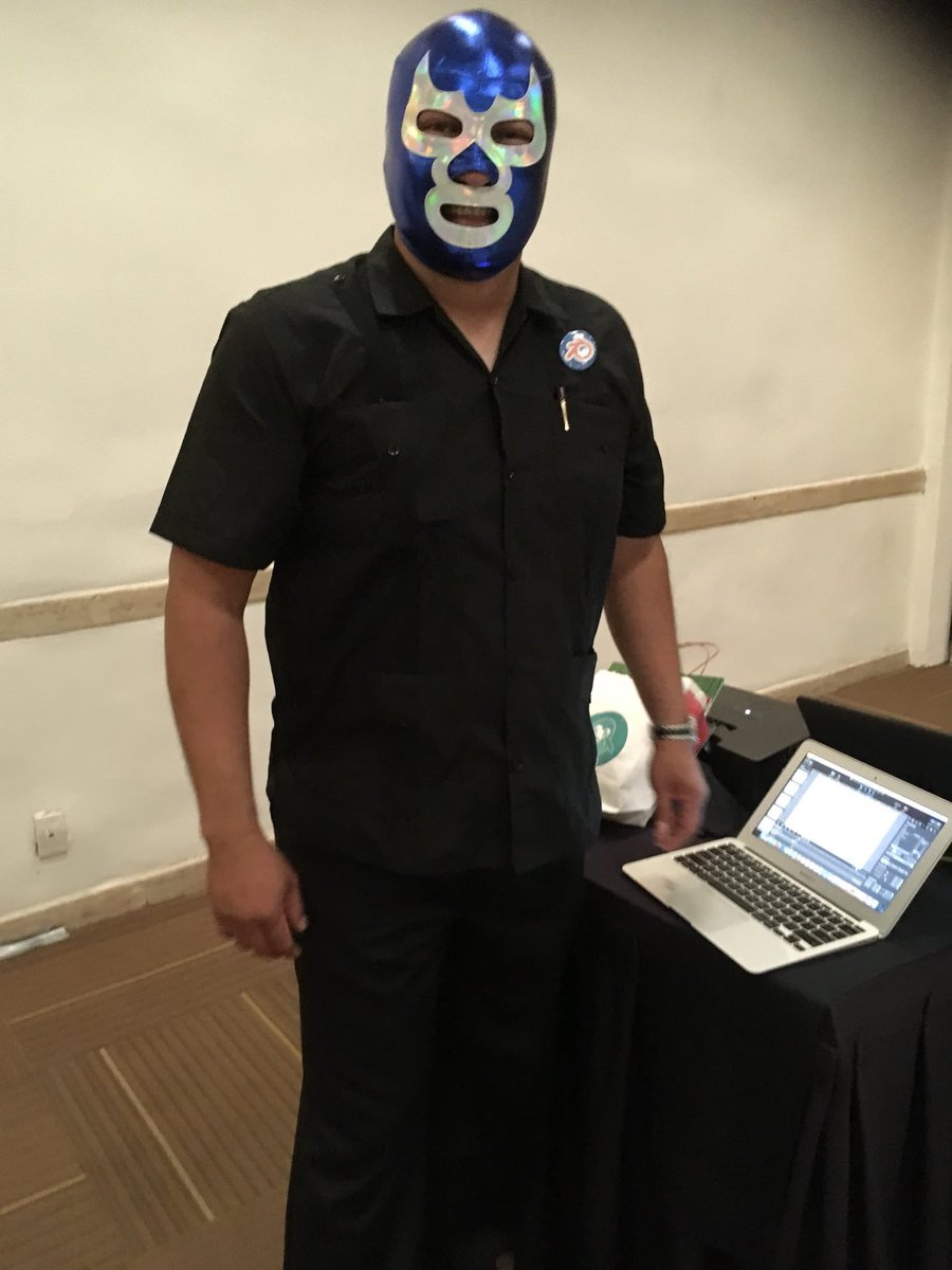 octagesimal's tweet photo. Dando mi charla de modelos de negocios con #softwarelibre en #fsl2017 https://t.co/1OQcE2zxGi