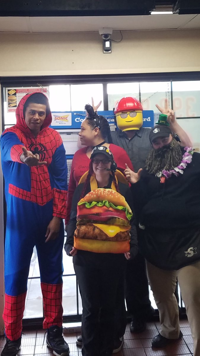 foles72's tweet photo. Midnight Blasts wishing everyone a Happy Halloween!!
#sritulsa
#teamcrushproud https://t.co/EELYos6Fxb