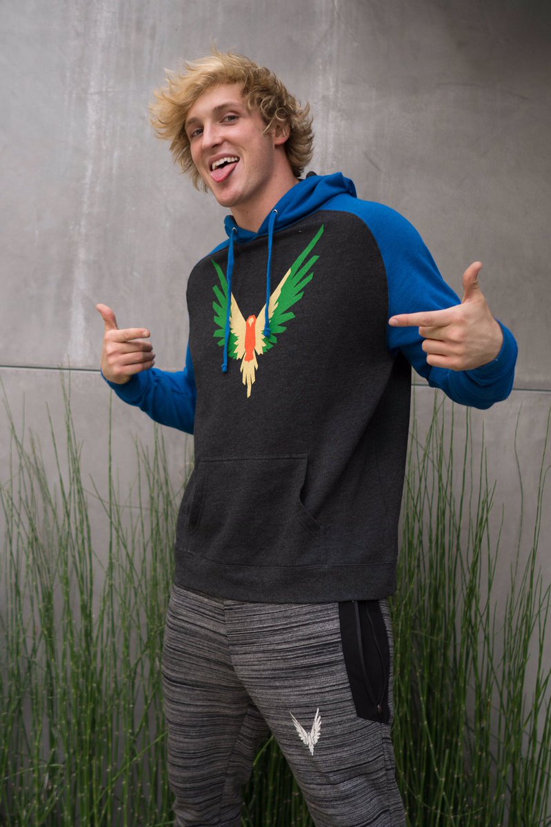 Featured image of post Logan Oaul Merch Logan paul with his first peace of merch mavrick socks