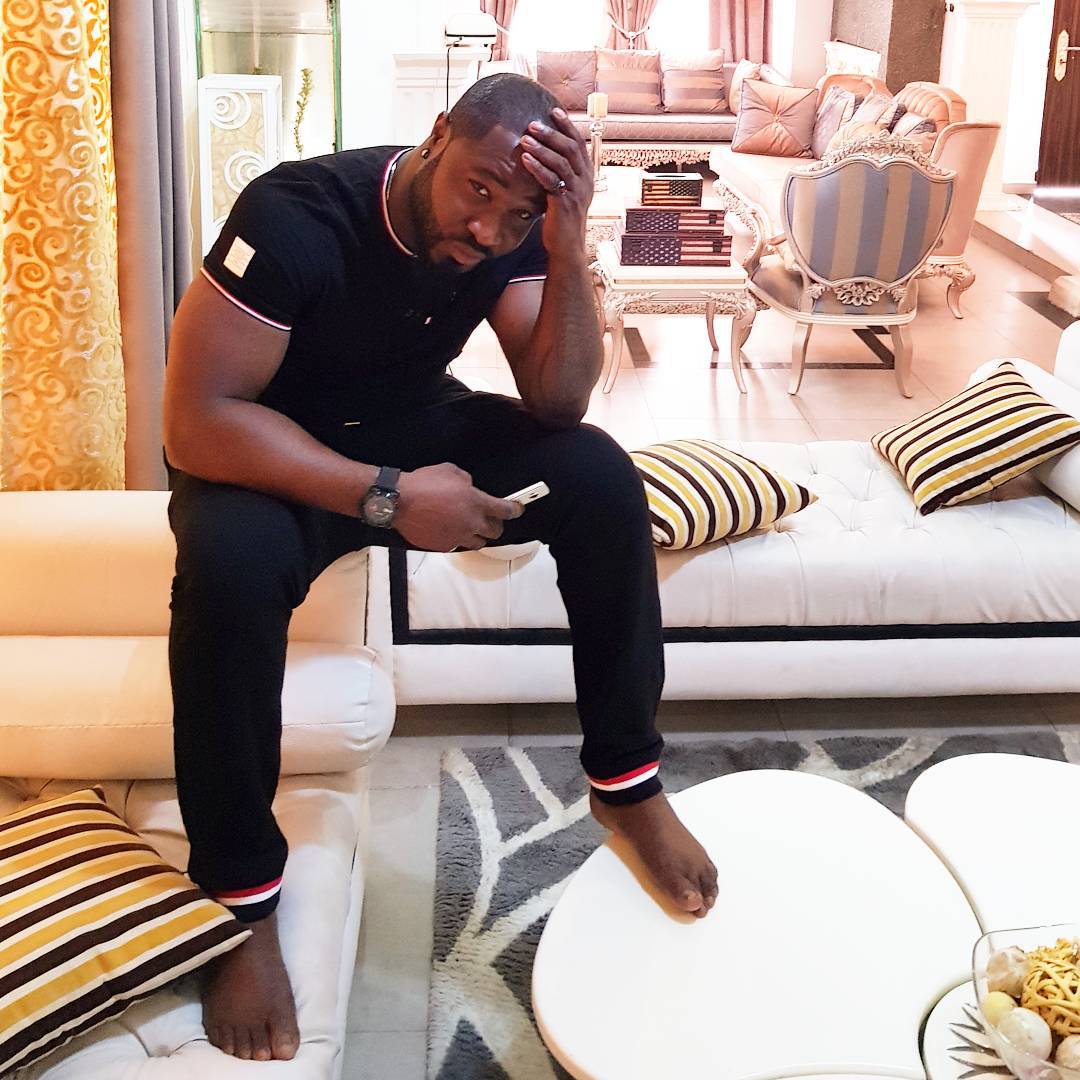 DjSpinnerFunmi's tweet photo. @iammrsongz Blessings follow u &amp; yr family #Alterpriest @iammrsongz #Undertheduvet🔥d black or white...any of d duvet..even d uuueeeh. More grace brother https://t.co/f6pvyknVdA