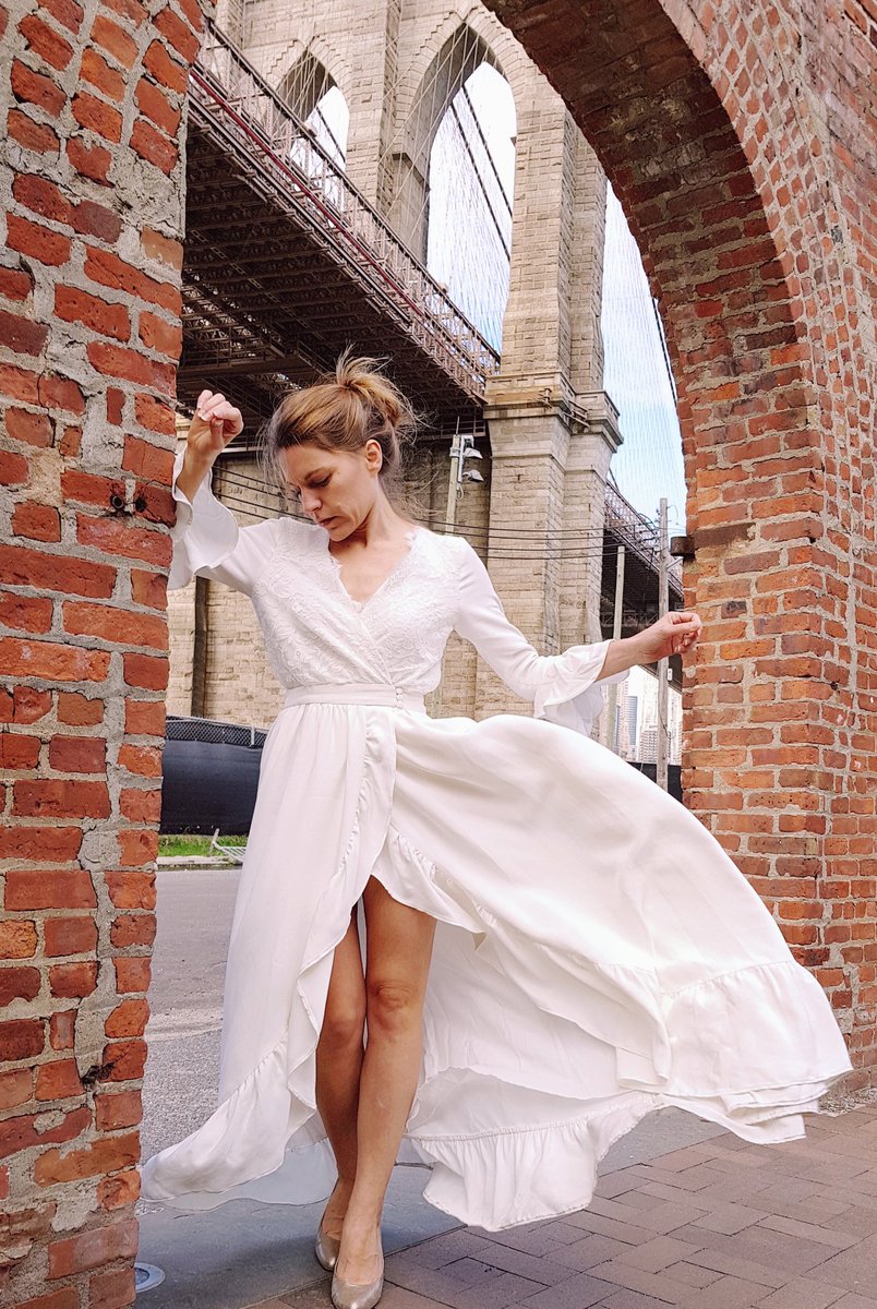 Adeline_Bauwin's tweet photo. Profitons d'une belle journée à Brooklyn pour vous présenter   "Butterfly"
Une robe porte feuille qui n'a pas peur des coup de vent https://t.co/M9gc2gjATt