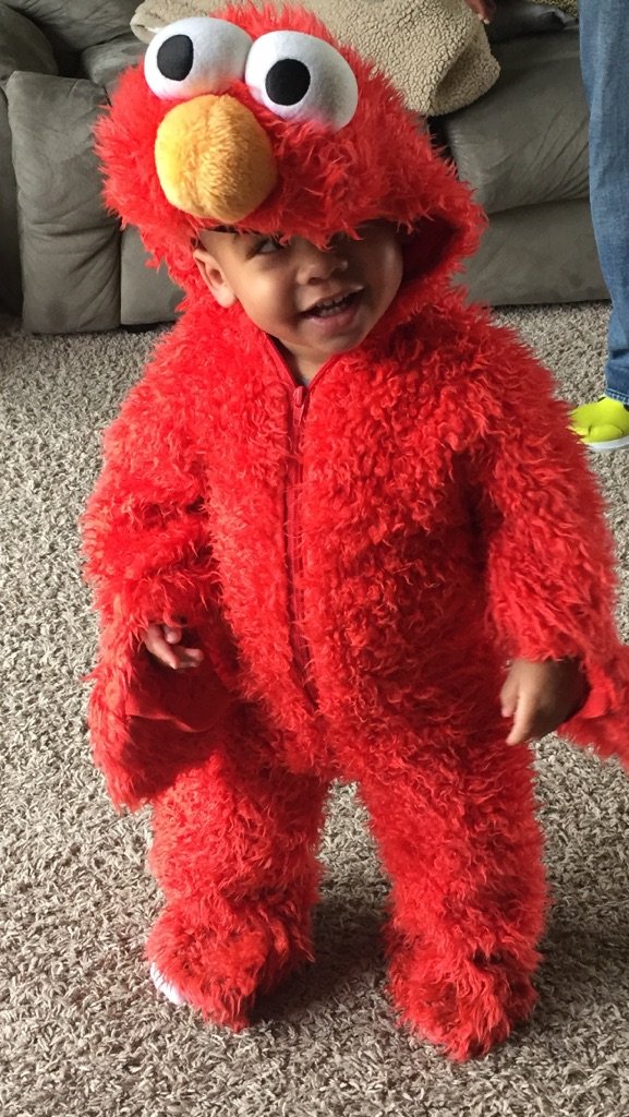 ShyJohnson10's tweet photo. The cutest Elmo I've ever seen, and I'm not bias because he's my grandson https://t.co/9cNQeNPCSi
