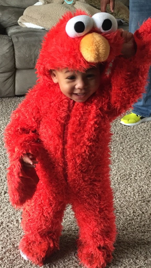 ShyJohnson10's tweet photo. The cutest Elmo I've ever seen, and I'm not bias because he's my grandson https://t.co/9cNQeNPCSi