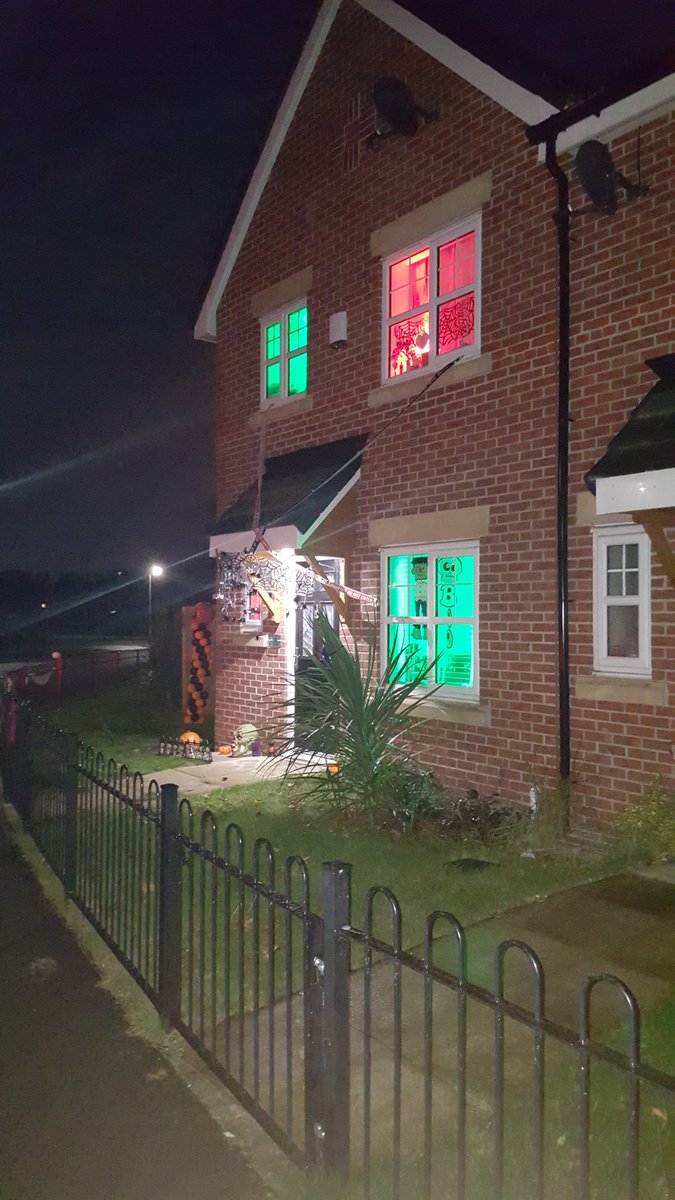vicciw's tweet photo. #chorley #Halloween #HappyHalloween2017 https://t.co/h2eu4x6YTA