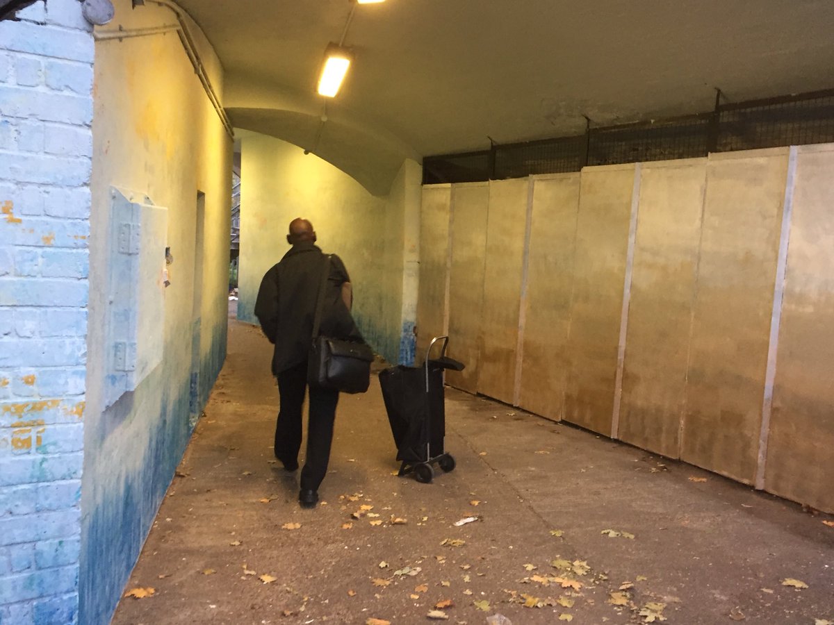 6artslondon1's tweet image. Like walking into a painting #outdoorgallery #Catford #MrBling.Well impressed 😊 Much more to come but looking gorgeous already