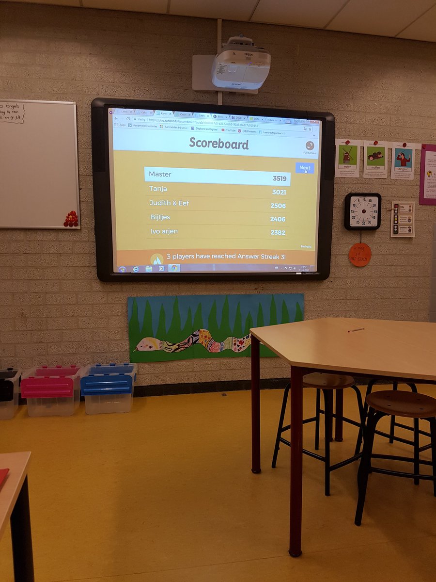 TinieSterenborg's tweet photo. Leerlingen van Master Sperkhem nemen de iPad mee naar huis. Vanavond Ouderavond over de werking van apps.
Samen een Kahoot gemaakt. Plezier! https://t.co/APwrylhUmA