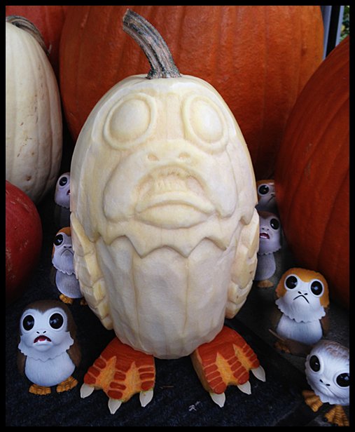 vanderspawn's tweet photo. @collectsideshow My porch has been taken over by Porgs this Halloween! #SpookySideshow https://t.co/u8FXkRpnSi