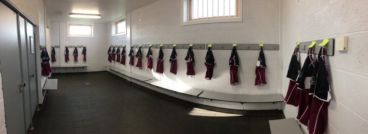 HallamWRFU's tweet image. For all of the fans...

🏋🏼‍♀️ @LUWRUFC
🕓 3PM KO
📍SHU Sports Park
🚁 Bus departs from hubs @ 2 for spectators

#ChangingRoom #NotPrison #Tomoz